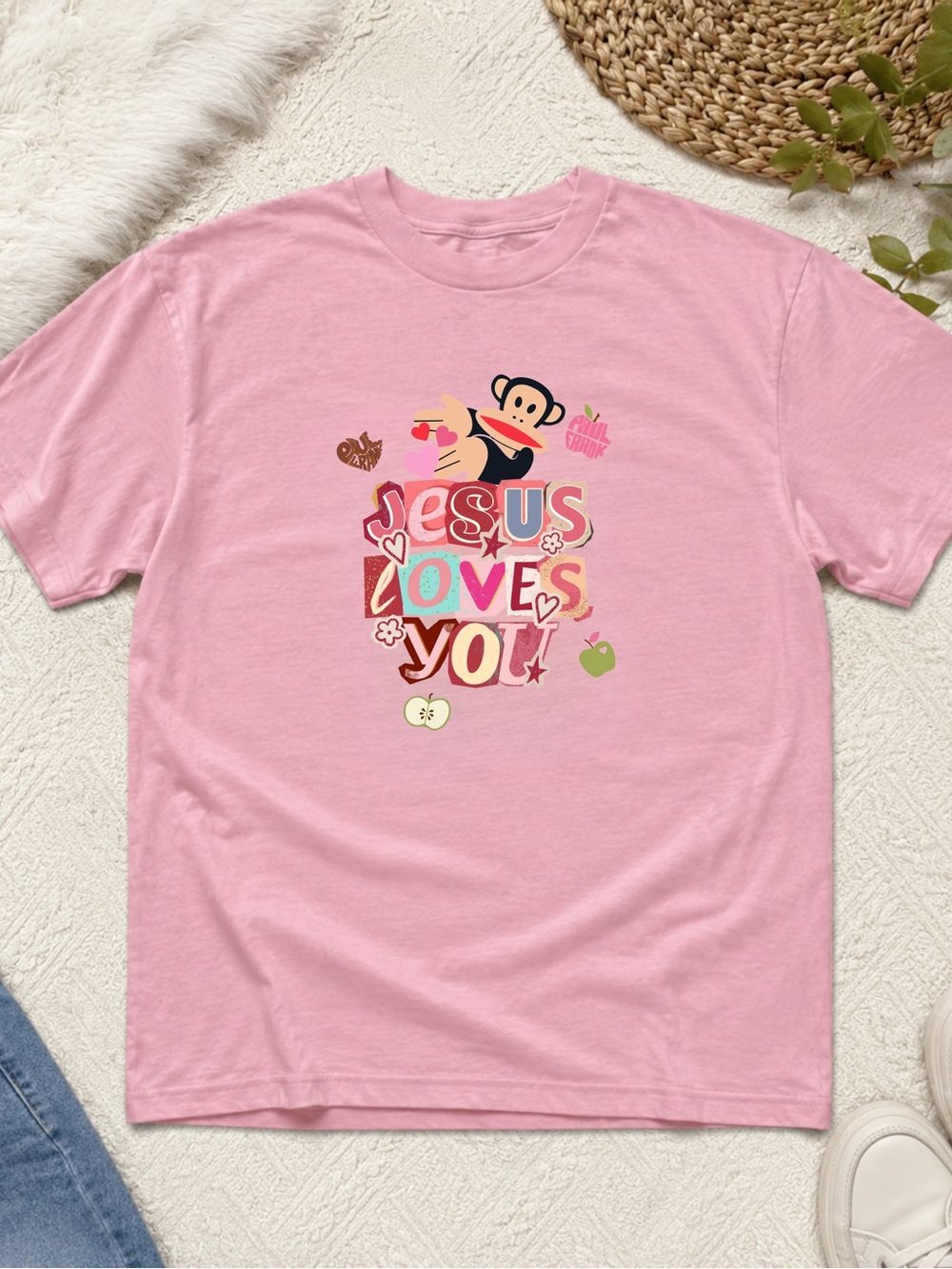 Gildan Pink 'Jesus Loves You' Graphic Tee